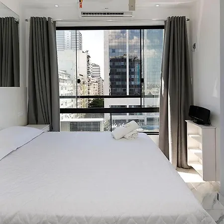 Studio Moderno Com Vista Privilegiada Para A Praia